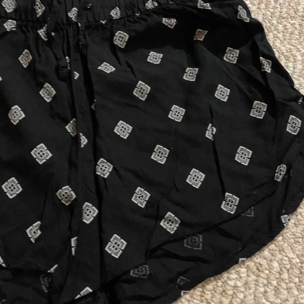 patterned pull on shorts - Picture 4 of 4